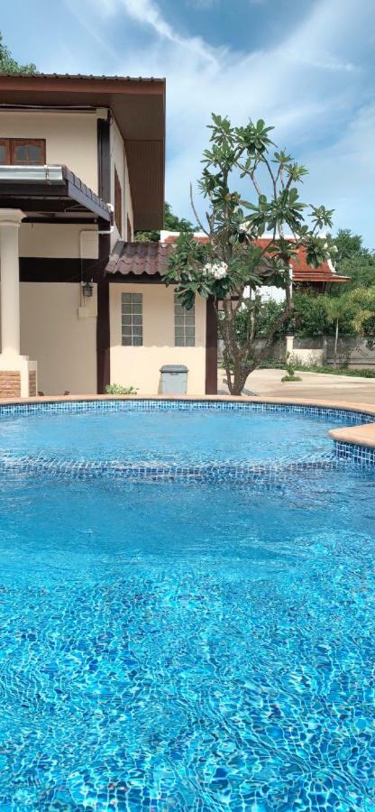 Sunray Guesthouse สุนันท์บ้านพักริมคลอง 우타이타니 외부 사진