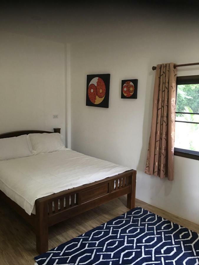 Sunray Guesthouse สุนันท์บ้านพักริมคลอง 우타이타니 외부 사진